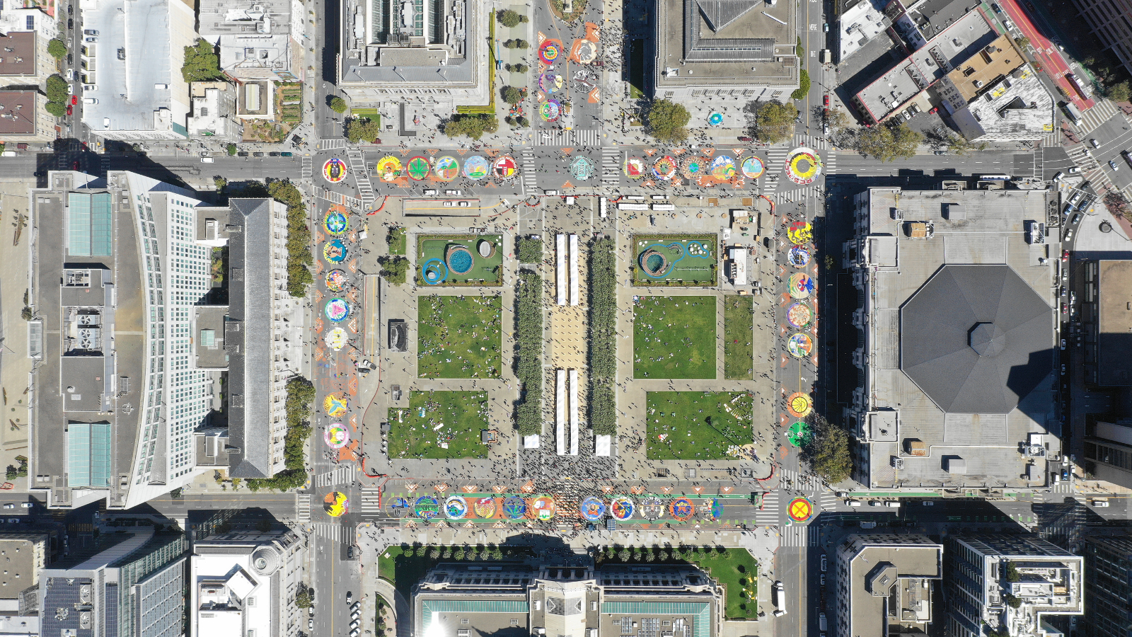 Civic Center street mural, aerial view, Rise for Climate, Jobs and Justice, 2018-09-08. Photo credit: 350.org (CC BY-NC-SA 2.0).