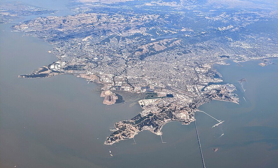 Aerial view of Richmond, CA, June 2021. Image credit: Dicklyon, via Wikimedia Commons, CC-BY-SA 4.0.