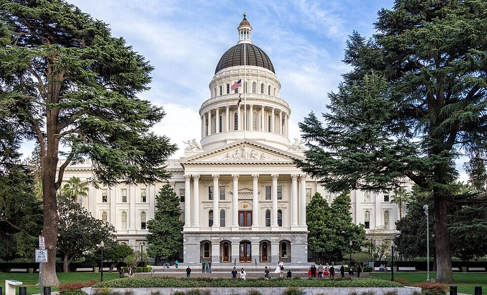 California State Capitol. Image credit: Andre M via Wikimedia Commons, CC BY-SA 3.0.